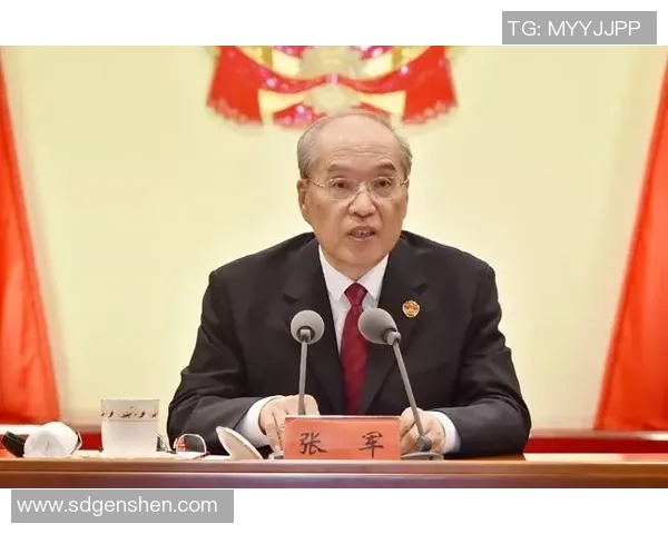 张军的英雄联盟人生：从青涩玩家到电竞传奇的深度对话