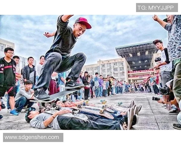 重庆极限运动队在滑板精英赛中的默契配合与精彩表现分析